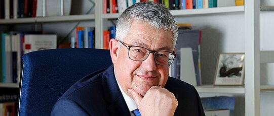 Foto Prof. Dr. Matthias Remenyi