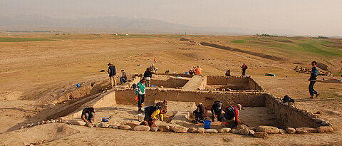 Grabung in Tilla Bulak in Usbekistan. Martin Gruber, Juniorprofessor für Vorderasiatische Archäologie an der Uni Würzburg, hat dort eine Zeitlang mitgearbeitet.