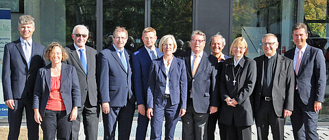 Gratulanten und Nutznießer des Neubaus der Graduiertenschule für die Lebenswissenschaften. (Foto: Corinna Russow)