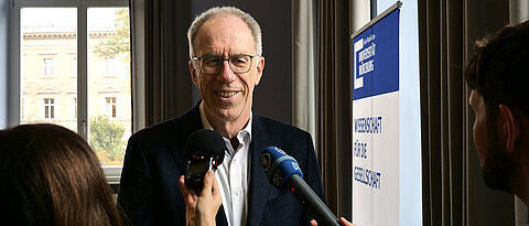 Bei der jährlichen Pressekonferenz zum Start des Wintersemesters stand Präsident Paul Pauli den Medien Rede und Antwort. 