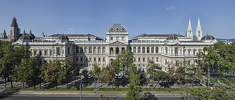 Frontalansicht der Universität Wien